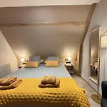Chant Des Mouettes Maison Renovee Spacieuse Confort Grand Jardin Belle Terrasse Amenagee Parking 8 Personnes 4 Sdb 5 Wc A 10 Mn A Pied De La En Bessin Tous Commerces Restaurants Proche Omaha