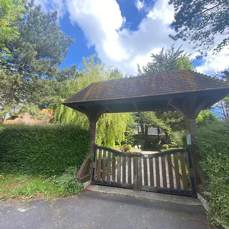 Chant Des Mouettes Maison Rénovée Spacieuse Confort Grand Jardin Belle Terrasse Aménagée Parking 8 Personnes 4 Sdb 5 Wc à 10 Mn à Pied De La En Bessin Tous Commerces Restaurants Proche Omaha Port-en-Bessin-Huppain