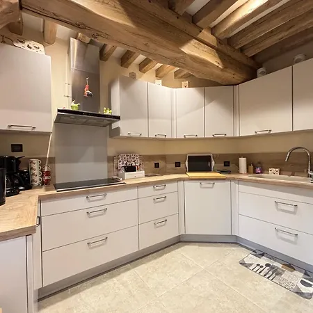 Holiday home Chant Des Mouettes Maison Renovee Spacieuse Confort Grand Jardin Terrasse Parking 8 Personnes 4 Sdb 5 Wc A 10 Mn A Pied De La En Bessin Tous Commerces Restaurants Proche Omaha