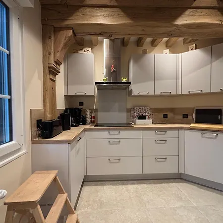 Chant Des Mouettes Maison Rénovée Spacieuse Confort Grand Jardin Belle Terrasse Aménagée Parking 8 Personnes 4 Sdb 5 Wc à 10 Mn à Pied De La En Bessin Tous Commerces Restaurants Proche Omaha Casa vacanze *
