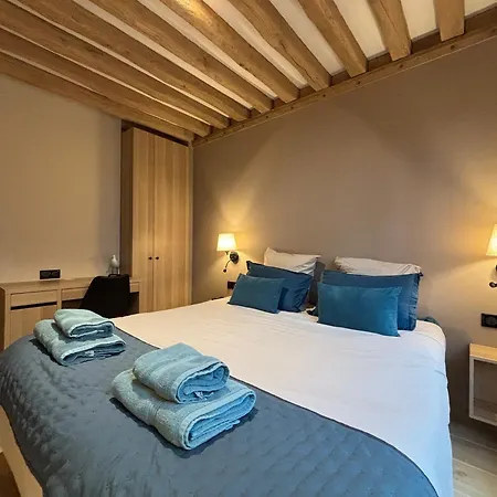 Chant Des Mouettes Maison Rénovée Spacieuse Confort Grand Jardin Belle Terrasse Aménagée Parking 8 Personnes 4 Sdb 5 Wc à 10 Mn à Pied De La En Bessin Tous Commerces Restaurants Proche Omaha Port-en-Bessin-Huppain