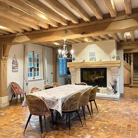 Chant Des Mouettes Maison Rénovée Spacieuse Confort Grand Jardin Belle Terrasse Aménagée Parking 8 Personnes 4 Sdb 5 Wc à 10 Mn à Pied De La En Bessin Tous Commerces Restaurants Proche Omaha