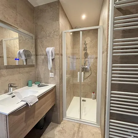 Chant Des Mouettes Maison Renovee Spacieuse Confort Grand Jardin Belle Terrasse Amenagee Parking 8 Personnes 4 Sdb 5 Wc A 10 Mn A Pied De La En Bessin Tous Commerces Restaurants Proche Omaha Prázdninový dům *