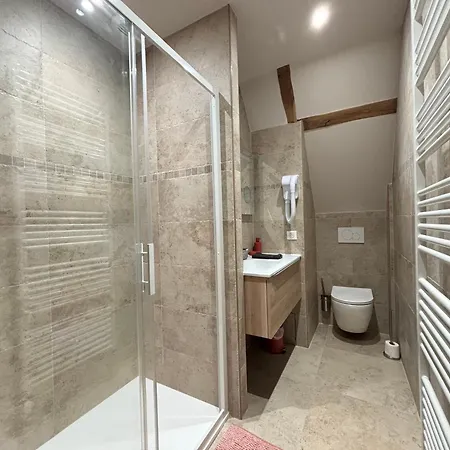 Chant Des Mouettes Maison Renovee Spacieuse Confort Grand Jardin Belle Terrasse Amenagee Parking 8 Personnes 4 Sdb 5 Wc A 10 Mn A Pied De La En Bessin Tous Commerces Restaurants Proche Omaha Prázdninový dům *