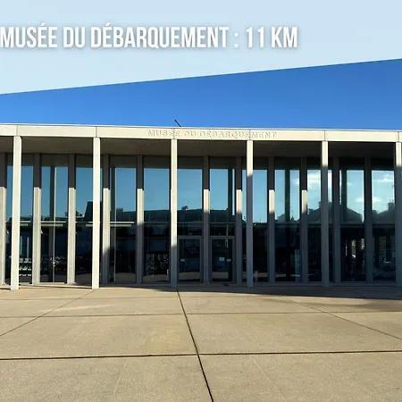 Chant Des Mouettes Maison Rénovée Spacieuse Confort Grand Jardin Belle Terrasse Aménagée Parking 8 Personnes 4 Sdb 5 Wc à 10 Mn à Pied De La En Bessin Tous Commerces Restaurants Proche Omaha Casa vacanze Port-en-Bessin-Huppain