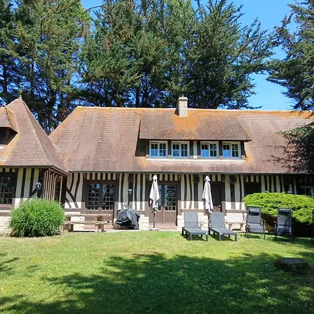 Chant Des Mouettes Maison Renovee Spacieuse Confort Grand Jardin Belle Terrasse Amenagee Parking 8 Personnes 4 Sdb 5 Wc A 10 Mn A Pied De La En Bessin Tous Commerces Restaurants Proche Omaha Prázdninový dům