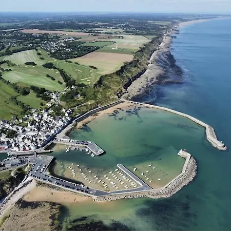 Chant Des Mouettes Maison Rénovée Spacieuse Confort Grand Jardin Belle Terrasse Aménagée Parking 8 Personnes 4 Sdb 5 Wc à 10 Mn à Pied De La En Bessin Tous Commerces Restaurants Proche Omaha * Port-en-Bessin-Huppain