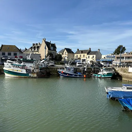 Casa vacanze Chant Des Mouettes Maison Rénovée Spacieuse Confort Grand Jardin Belle Terrasse Aménagée Parking 8 Personnes 4 Sdb 5 Wc à 10 Mn à Pied De La En Bessin Tous Commerces Restaurants Proche Omaha