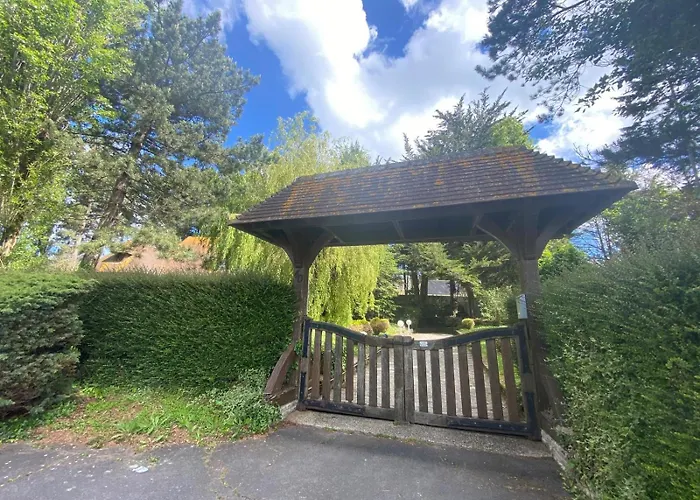 Chant Des Mouettes Maison Renovee Spacieuse Confort Grand Jardin Belle Terrasse Amenagee Parking 8 Personnes 4 Sdb 5 Wc A 10 Mn A Pied De La En Bessin Tous Commerces Restaurants Proche Omaha بورت-أون-بيسين-هوباين