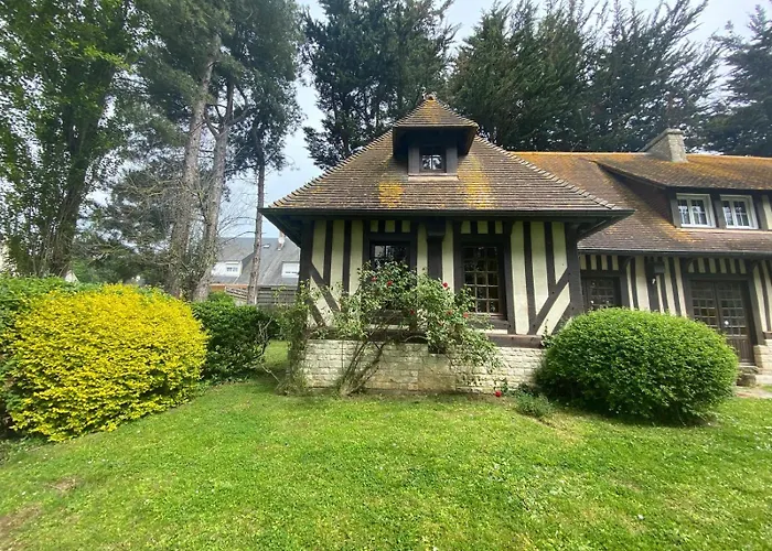 Chant Des Mouettes Maison Renovee Spacieuse Confort Grand Jardin Belle Terrasse Amenagee Parking 8 Personnes 4 Sdb 5 Wc A 10 Mn A Pied De La En Bessin Tous Commerces Restaurants Proche Omaha بيت للعطل *