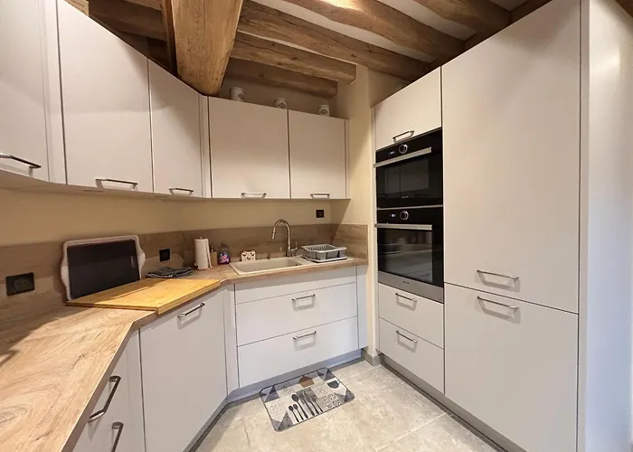 Chant Des Mouettes Maison Renovee Spacieuse Confort Grand Jardin Belle Terrasse Amenagee Parking 8 Personnes 4 Sdb 5 Wc A 10 Mn A Pied De La En Bessin Tous Commerces Restaurants Proche Omaha بيت للعطل *