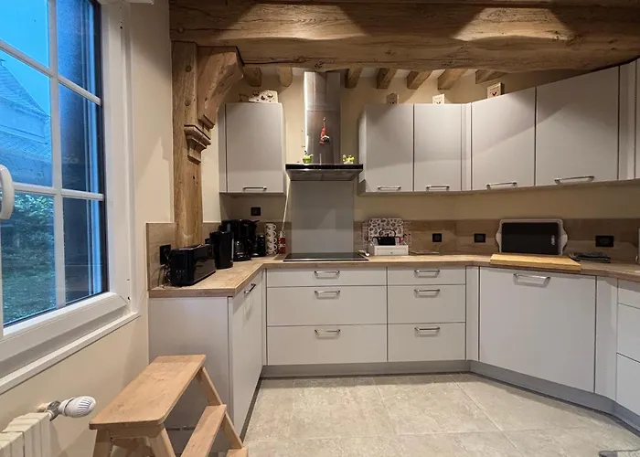 Chant Des Mouettes Maison Renovee Spacieuse Confort Grand Jardin Belle Terrasse Amenagee Parking 8 Personnes 4 Sdb 5 Wc A 10 Mn A Pied De La En Bessin Tous Commerces Restaurants Proche Omaha بيت للعطل *