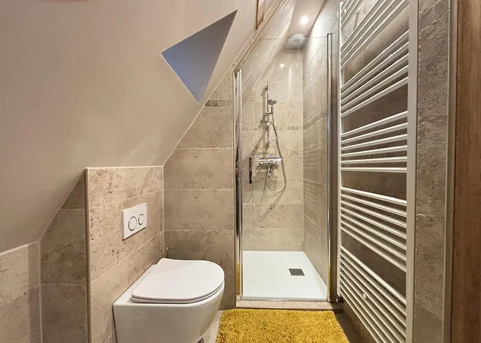 Chant Des Mouettes Maison Renovee Spacieuse Confort Grand Jardin Belle Terrasse Amenagee Parking 8 Personnes 4 Sdb 5 Wc A 10 Mn A Pied De La En Bessin Tous Commerces Restaurants Proche Omaha بيت للعطل