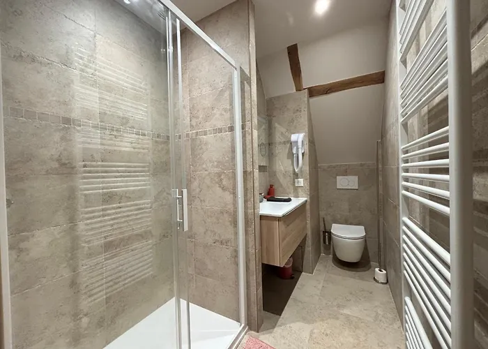 Chant Des Mouettes Maison Renovee Spacieuse Confort Grand Jardin Belle Terrasse Amenagee Parking 8 Personnes 4 Sdb 5 Wc A 10 Mn A Pied De La En Bessin Tous Commerces Restaurants Proche Omaha بيت للعطل *