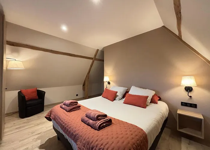 بيت للعطل Chant Des Mouettes Maison Renovee Spacieuse Confort Grand Jardin Belle Terrasse Amenagee Parking 8 Personnes 4 Sdb 5 Wc A 10 Mn A Pied De La En Bessin Tous Commerces Restaurants Proche Omaha *