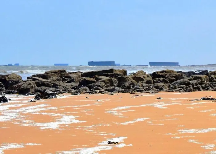 Chant Des Mouettes Maison Renovee Spacieuse Confort Grand Jardin Belle Terrasse Amenagee Parking 8 Personnes 4 Sdb 5 Wc A 10 Mn A Pied De La En Bessin Tous Commerces Restaurants Proche Omaha * بورت-أون-بيسين-هوباين