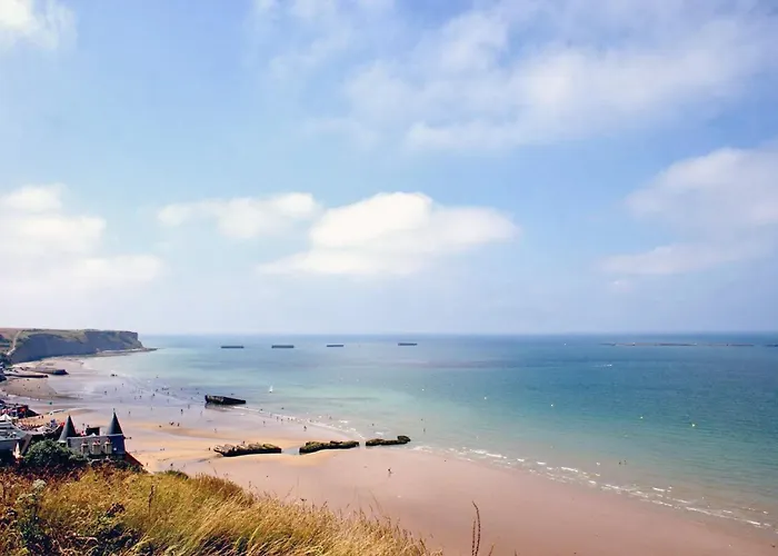 بيت للعطل Chant Des Mouettes Maison Renovee Spacieuse Confort Grand Jardin Belle Terrasse Amenagee Parking 8 Personnes 4 Sdb 5 Wc A 10 Mn A Pied De La En Bessin Tous Commerces Restaurants Proche Omaha *